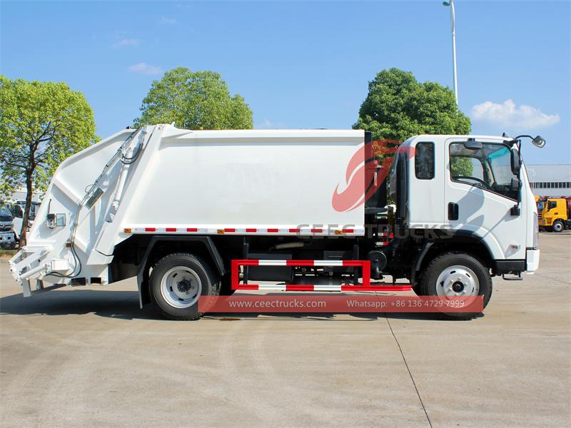 Shcaman 4x2 garbage compactor truck