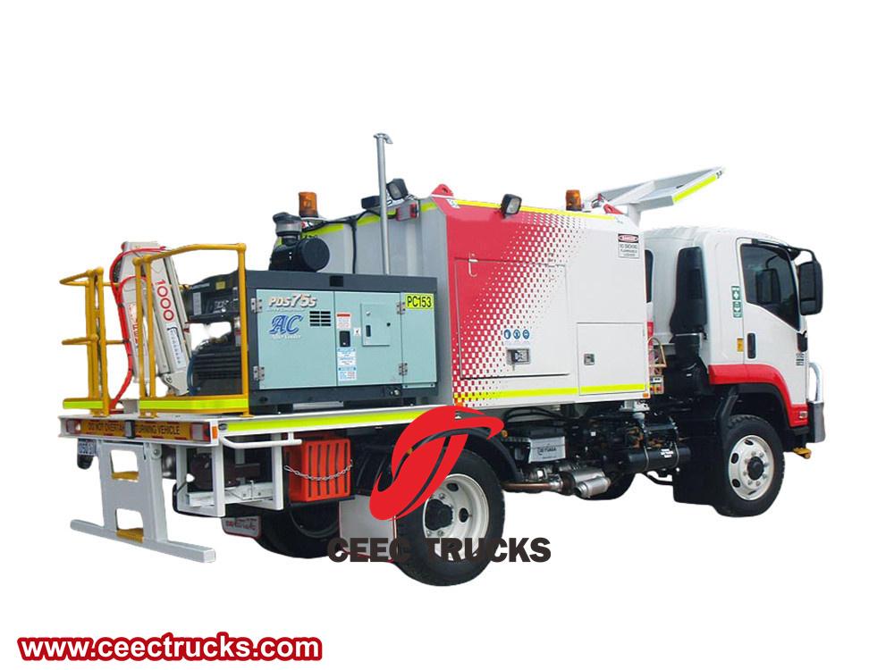 Isuzu 5cbm lubrication service truck Isuzu 5cbm lubrication service truck