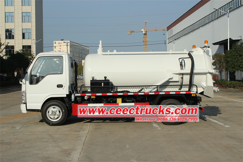 Isuzu 3,000 liters commercial wet dry vacuum truck