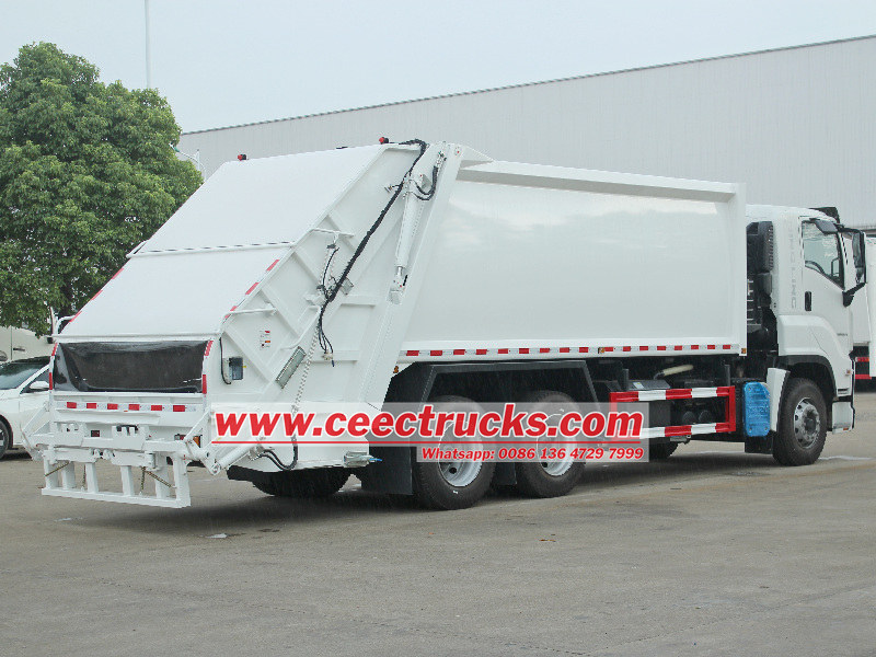 ISUZU 20cbm trash compressed garbage truck ISUZU heavy duty 20Tons boom crane truck