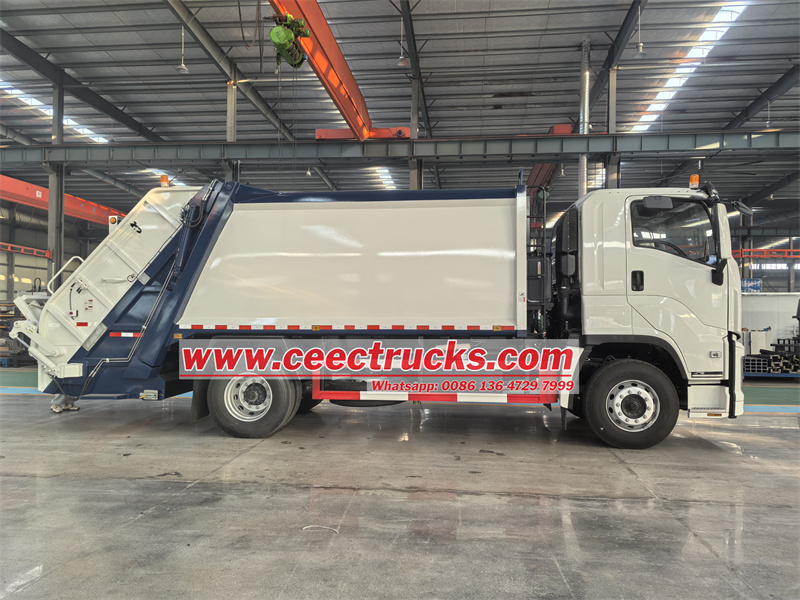 ISUZU GIGA 5X refuse compactor truck