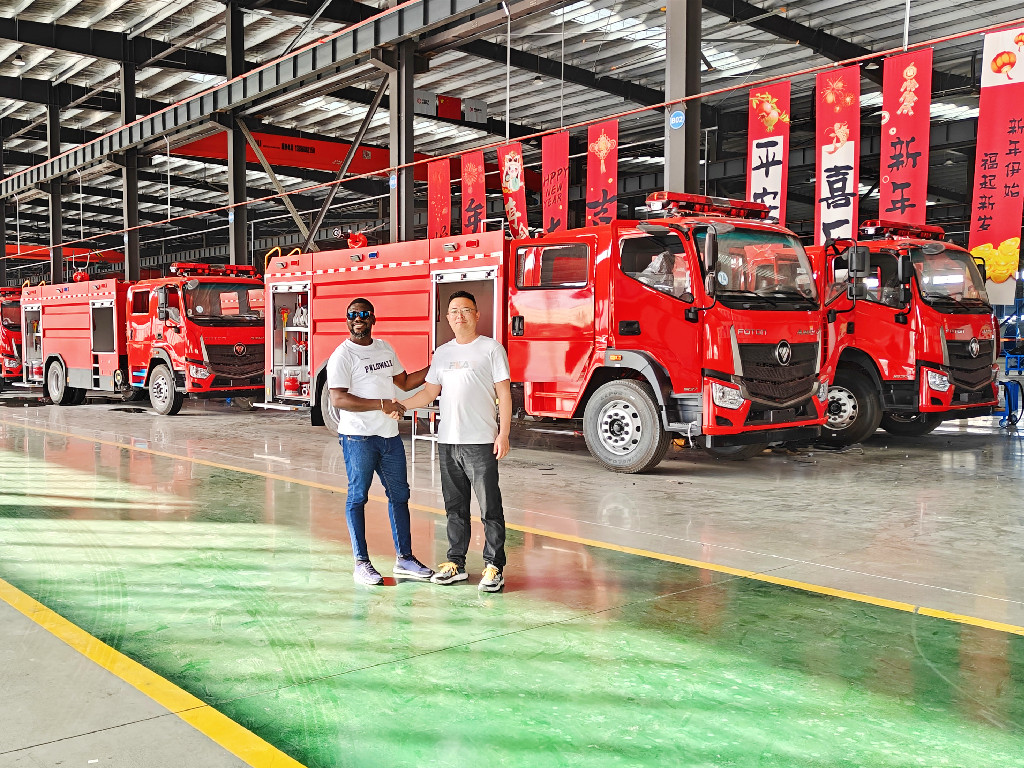 Africa Burkina Faso clients visiting for inspection fire truck africa fire trucks supplier