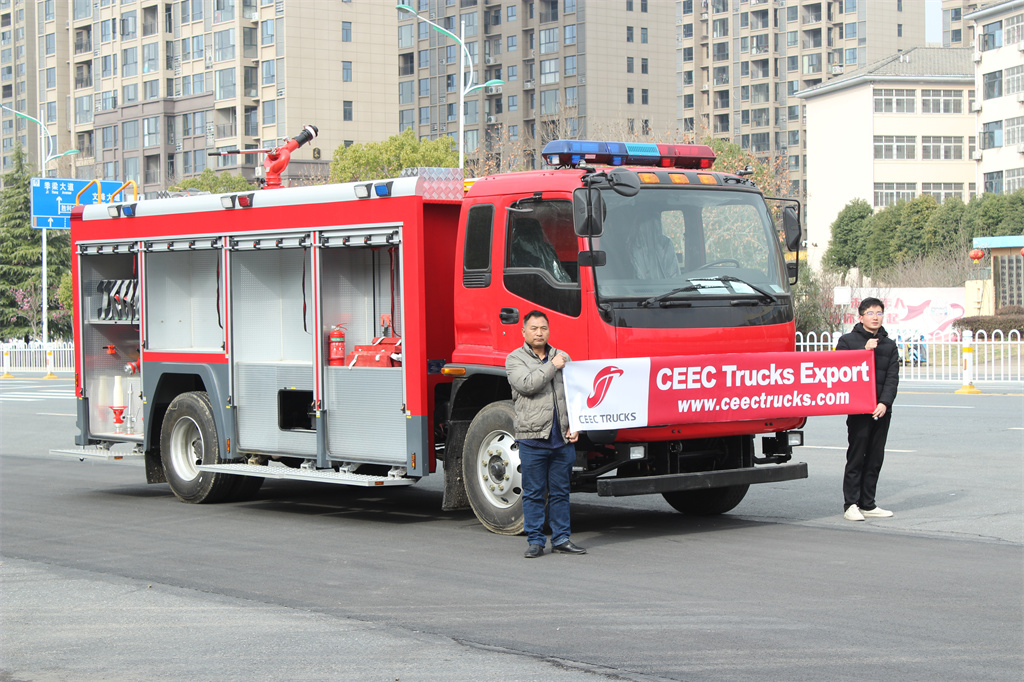 Isuzu fire fighting truck