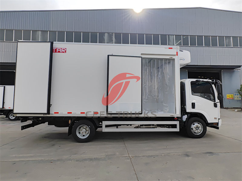 ISUZU Refrigerated Truck with Compartment ISUZU Refrigerated Truck with Compartment