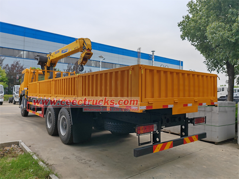 FAW 6X4 RHD XCMG MSQS200-4 crane truck
