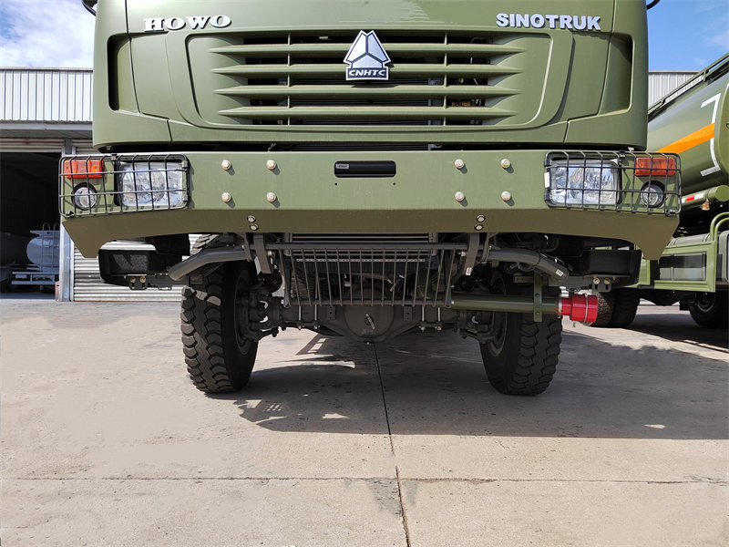 Howo 4x4 mining fuel tank truck