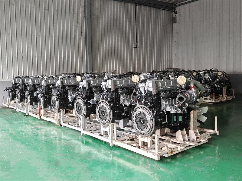 Isuzu FTR crane truck