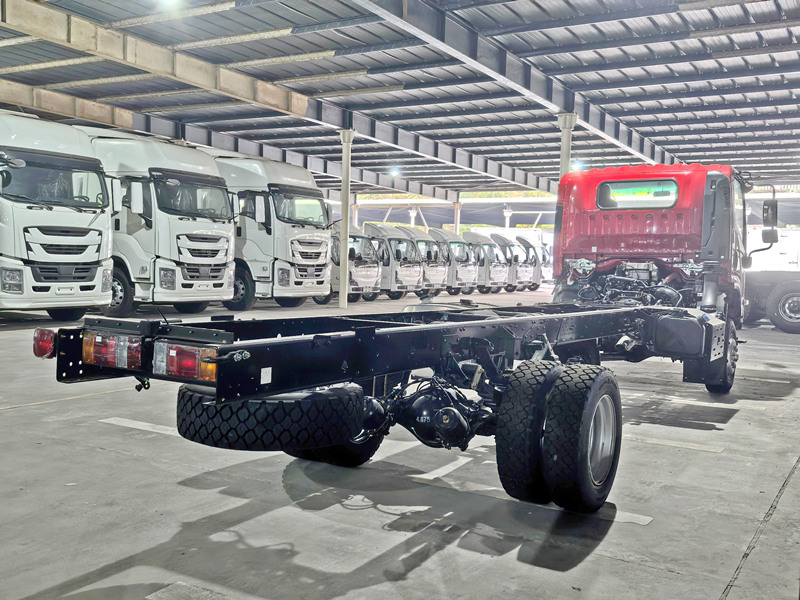 ISUZU 4x4 AWD 190HP truck chassis