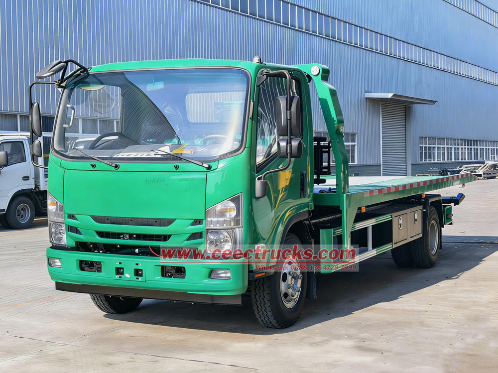 Isuzu flatbed road rescue tow truck