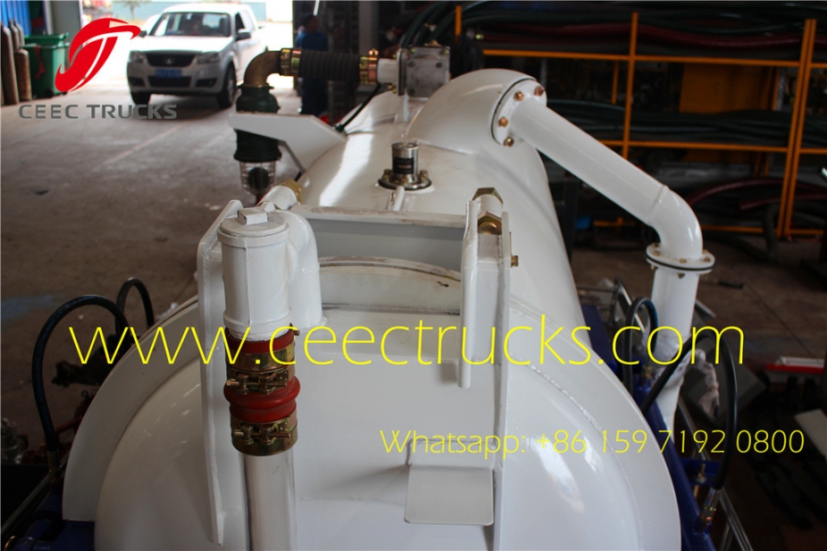 Export model 2000 liters vacuum suction superstructure