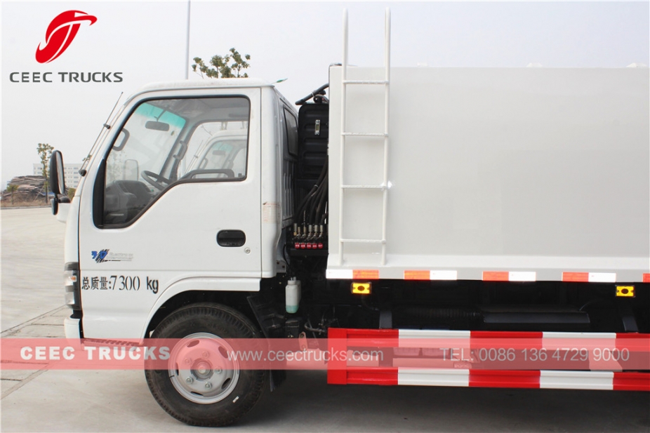 TOP quality ISUZU 5000L garbage compactor truck