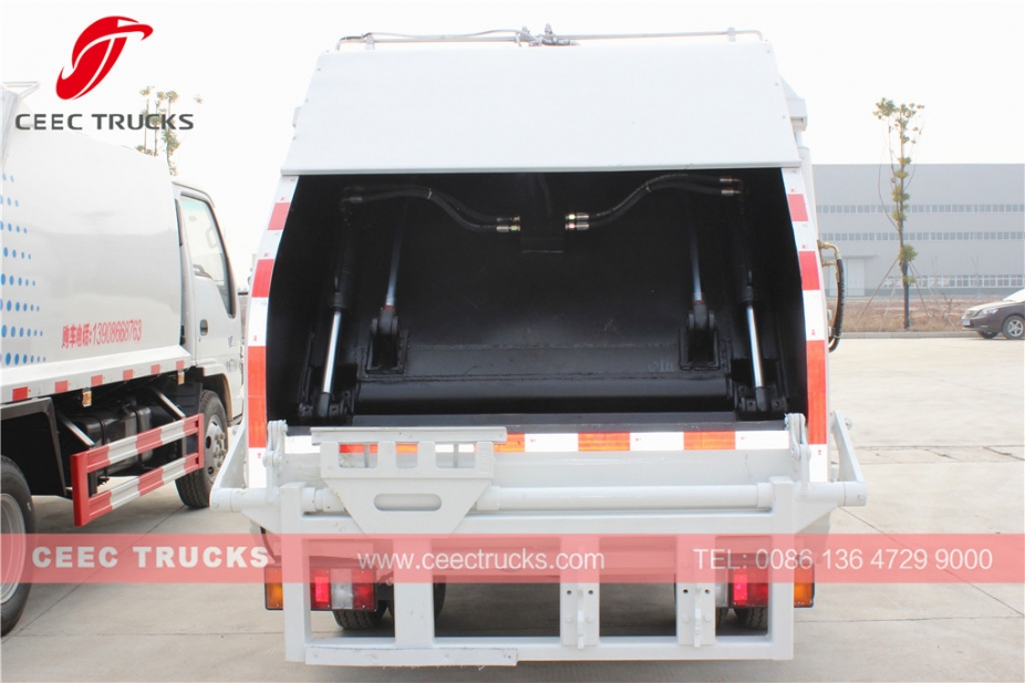 TOP quality ISUZU 5000L garbage compactor truck