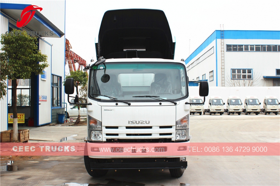 Best quality ISUZU 8000L road sweeper truck