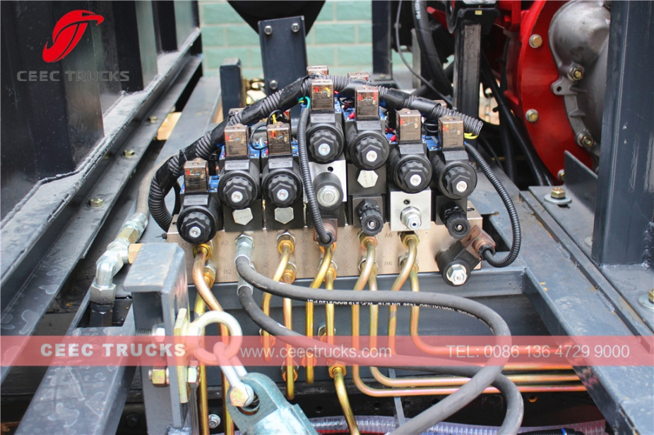 Xe quét đường chân không Dongfeng 5000L