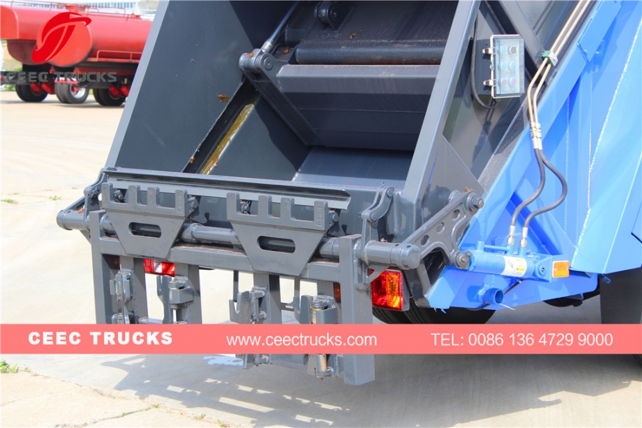 FAW 5000L refuse compactor truck