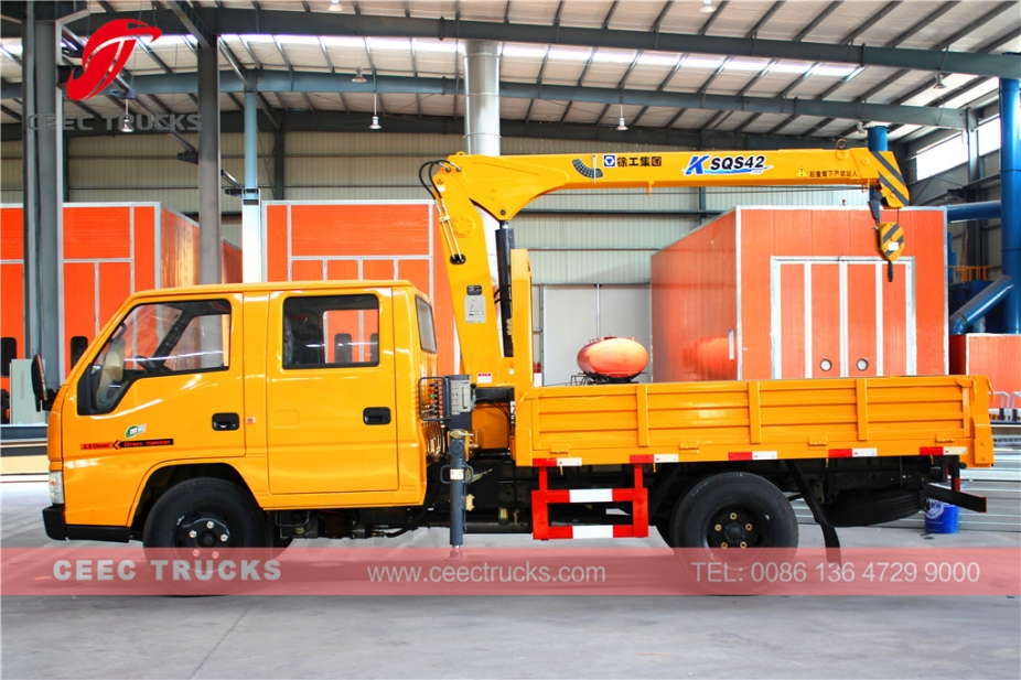 CEEC export 2T boom crane trucks