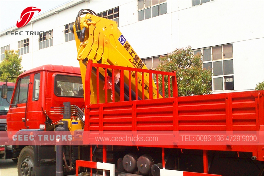 12 T knuckle mounted boom crane trucks dongfeng