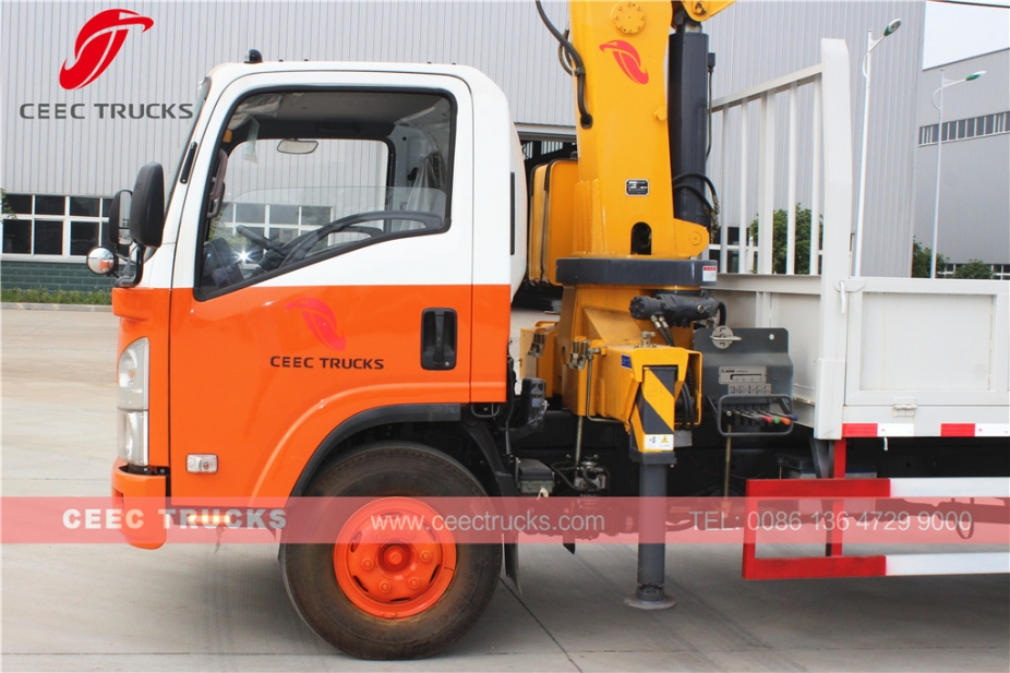 ISUZU 5 T truck mounted crane for sale