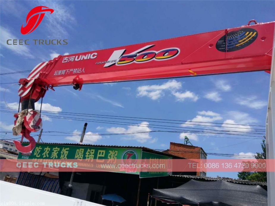 ISUZU 5 Tons crane truck with UNIC boom crane