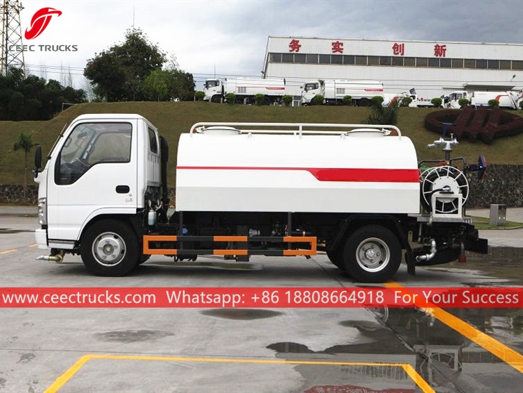 Máy cung cấp nước ISUZU 4CBM có vòi áp lực cao