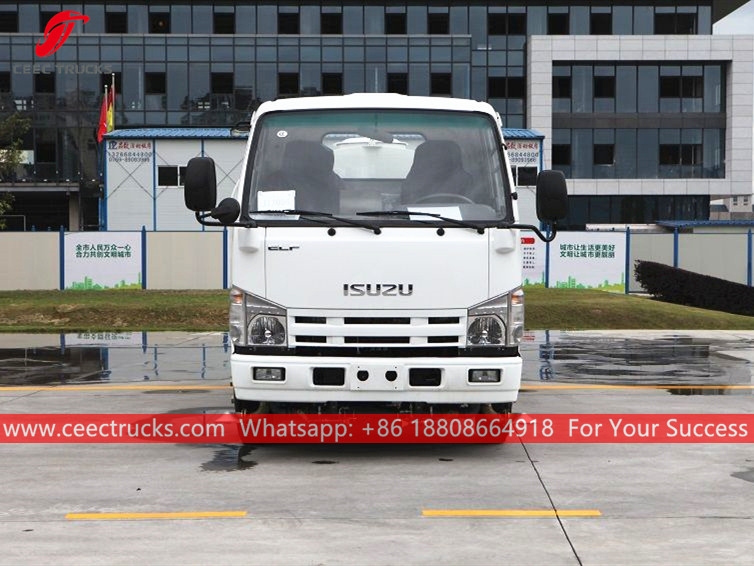 Máy cung cấp nước ISUZU 4CBM có vòi áp lực cao