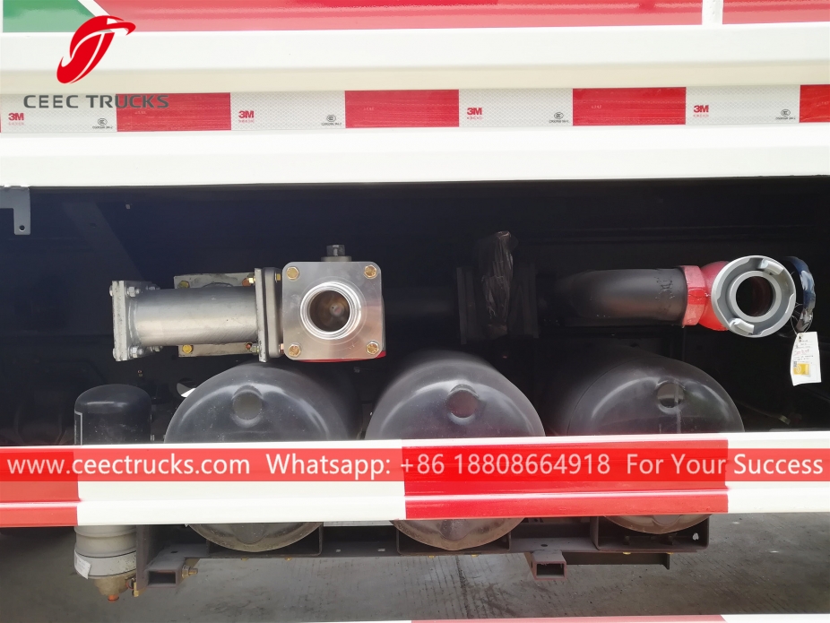 Xe phun nước 12 CBM DONGFENG