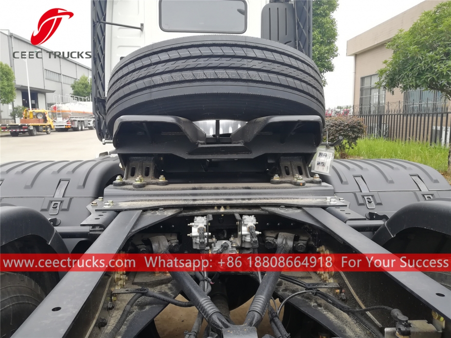 Xe đầu kéo 6x4 Dongfeng