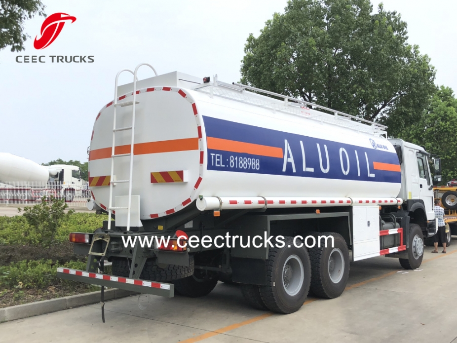 SINOTRUK HOWO 6X6 dẫn động bốn bánh Xe tải chở dầu nhiên liệu