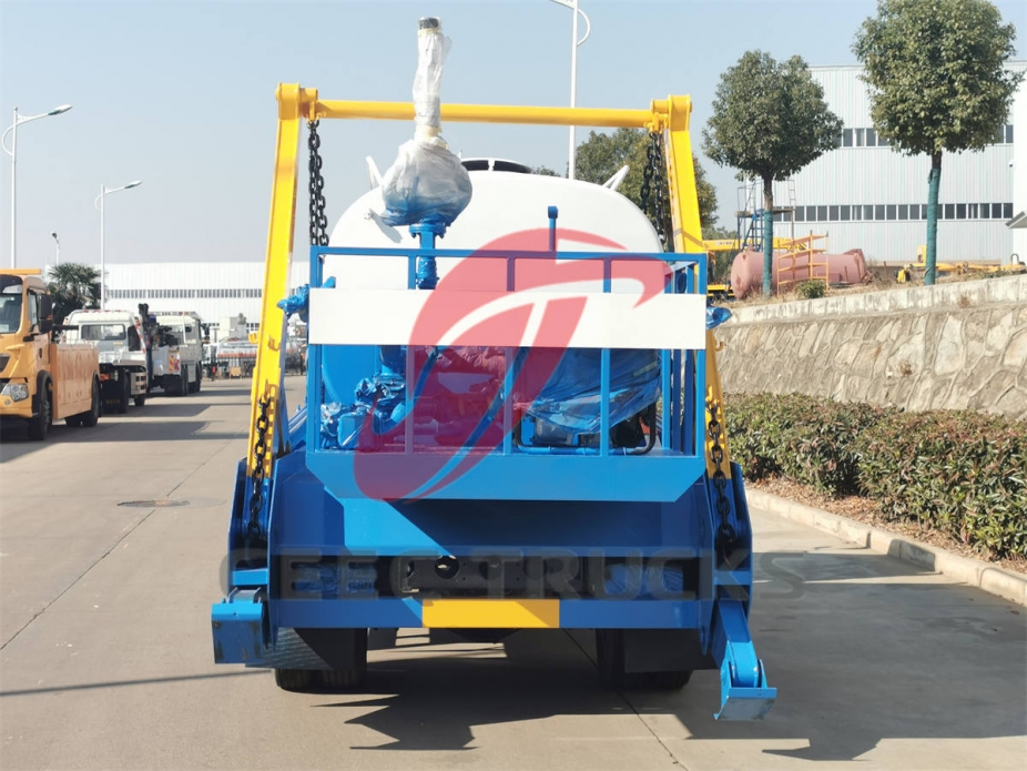 Dongfeng skip loader mounted water tanker