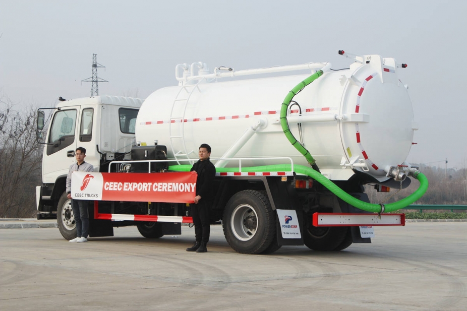 ISUZU FTR vacuum sewage suction truck export to Africa