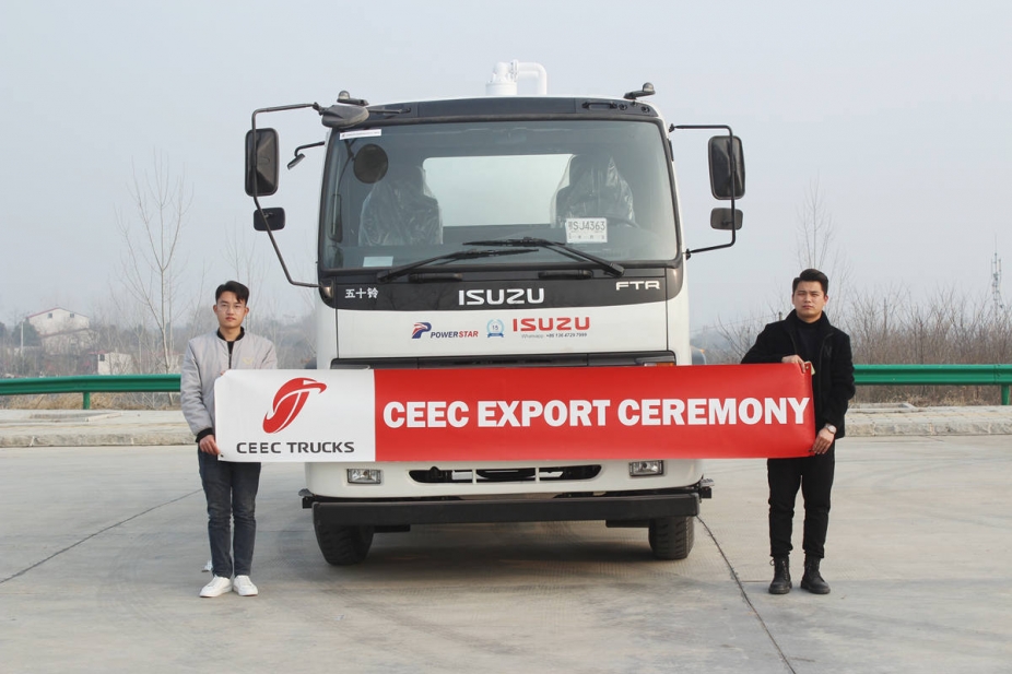 ISUZU FTR vacuum sewage suction truck export to Africa