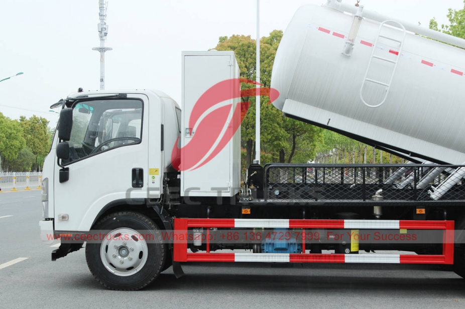 ISUZU NPR Sewer Vacuum Truck With MORO pump for Southeast Asia