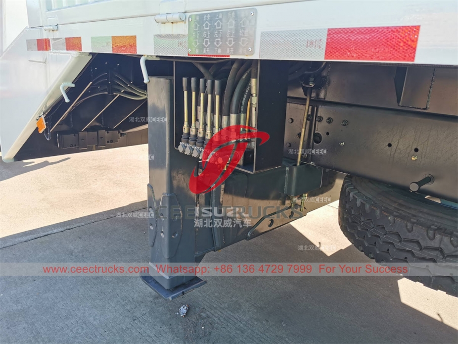 Custom-made Shacman 6×4 heavy duty cargo truck with XCMG crane