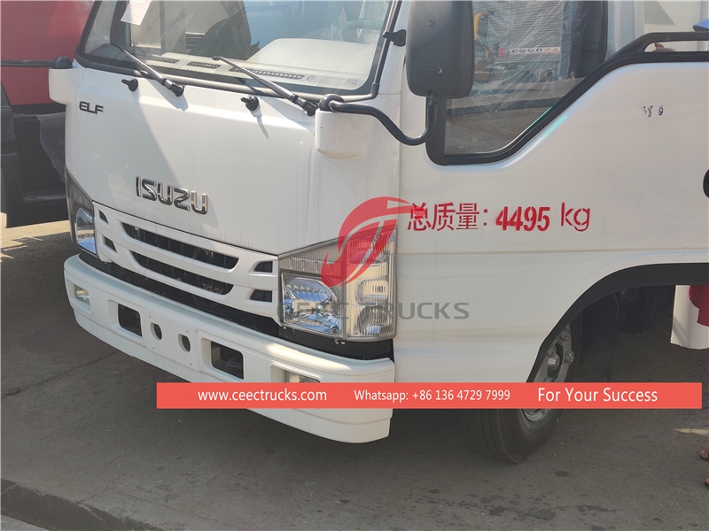 Xe tải sân khấu di động ISUZU 100P 4*2 drive