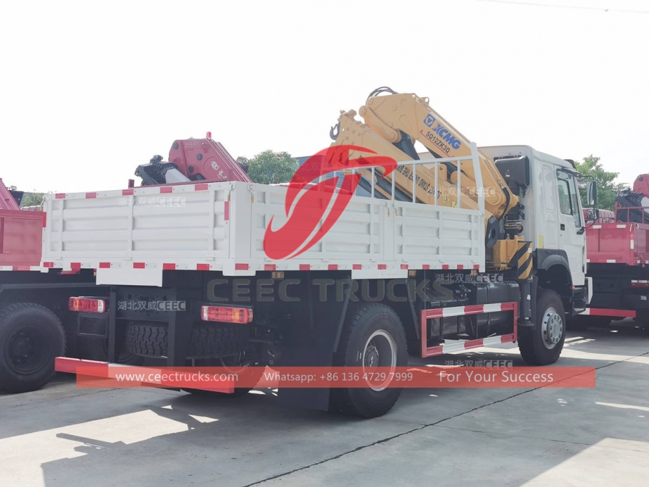 HOWO 4×4 AWD Truck Mounted Crane for sale