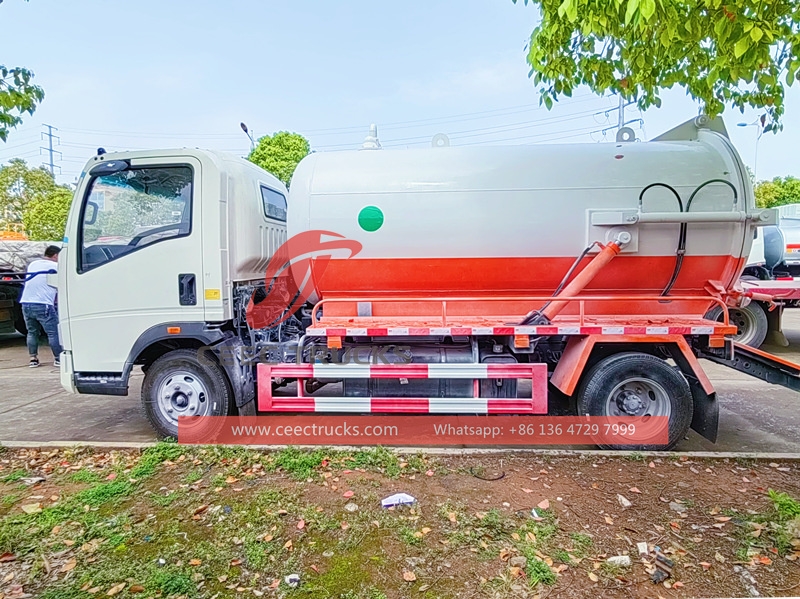 HOWO 4×2 right hand drive sewage suction truck