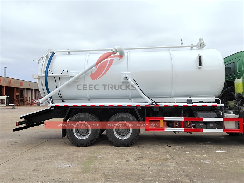 SINOTRUK 20m3 Vacuum Sewage Suction trucks with factory direct sale