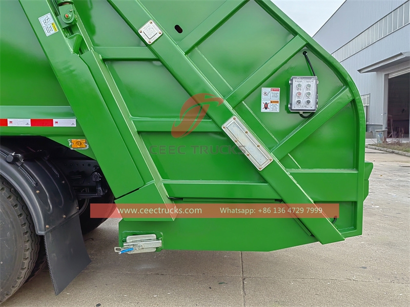 Howo mobile compactor vehicle with factory direct sale