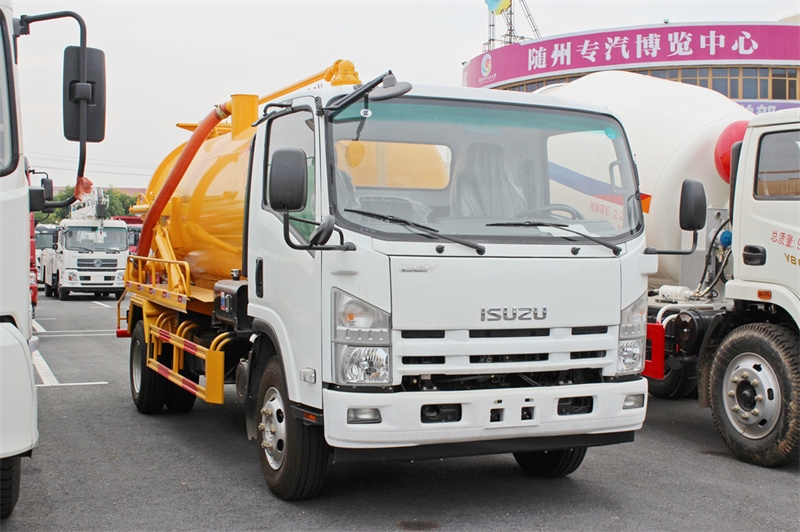 Isuzu 10,000 liters sewage suction truck made in China