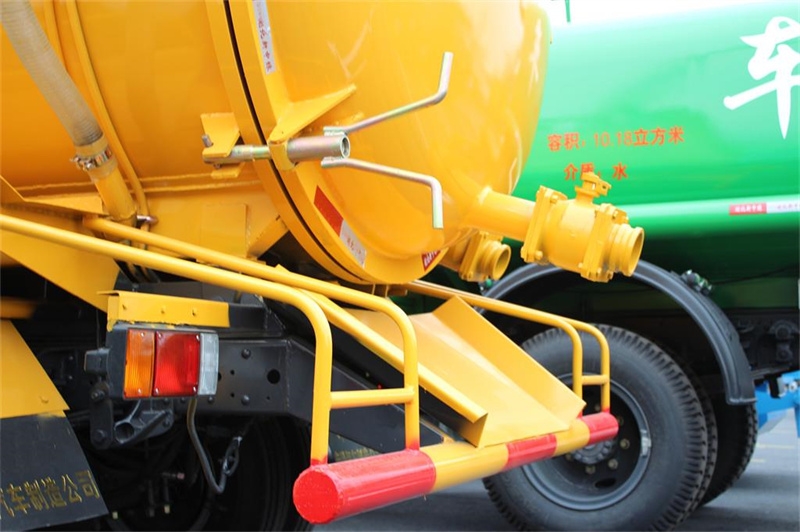 Isuzu 10,000 liters sewage suction truck made in China