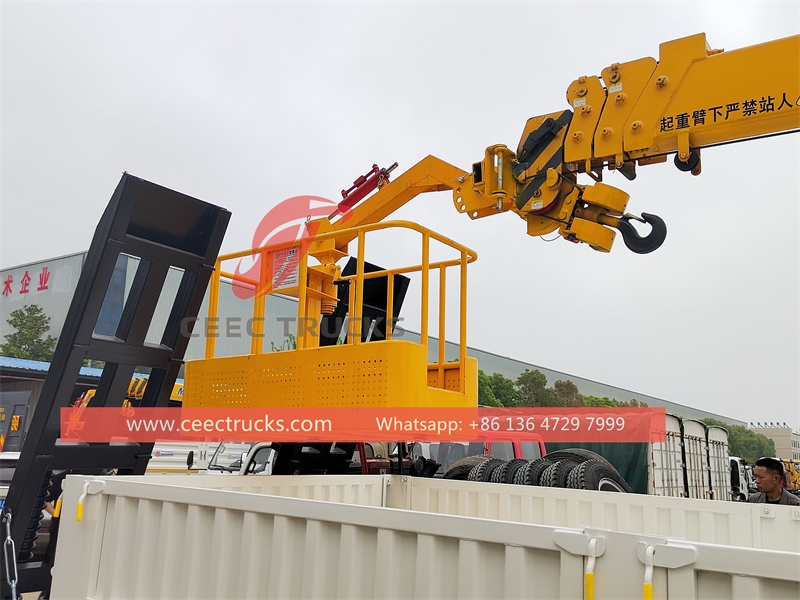 ISUZU 700P Truck Mounted XCMG Crane with work platform