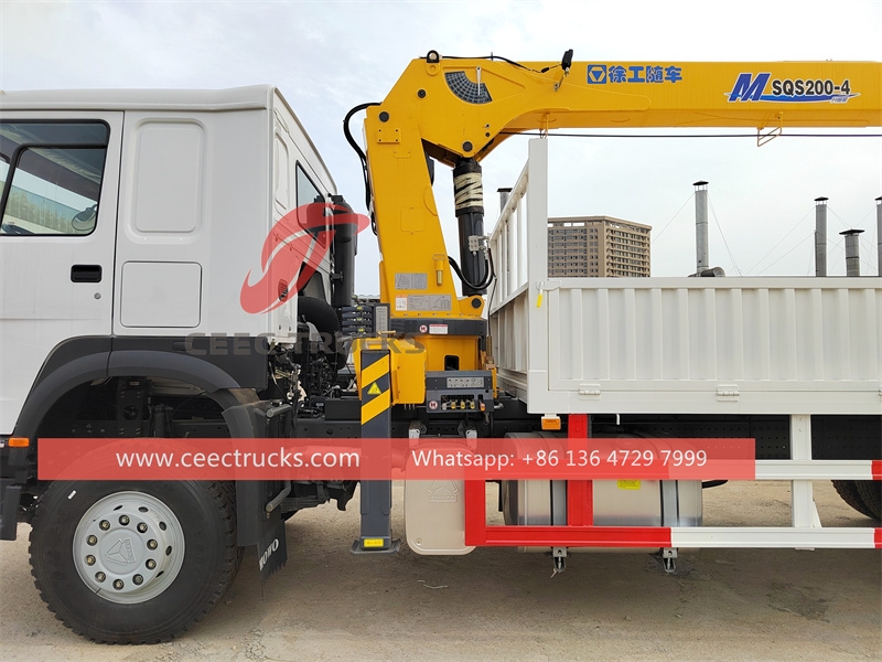 HOWO heavy-duty 400hp truck with XCMG crane