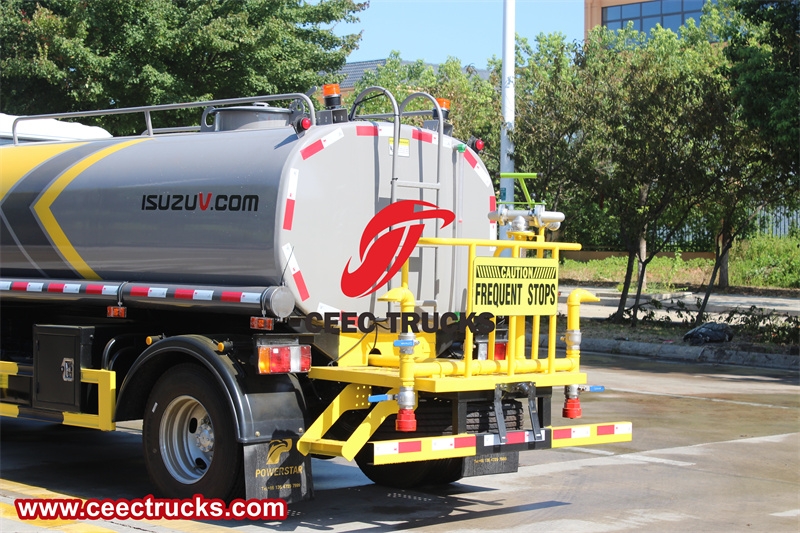 Isuzu Elf street washer water trucks