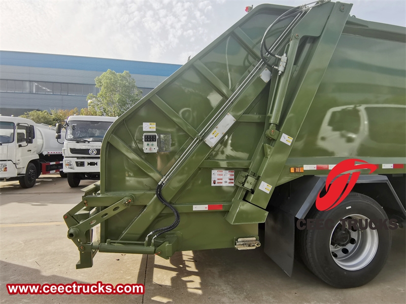  Isuzu GIGA 4X2 waste compactor truck