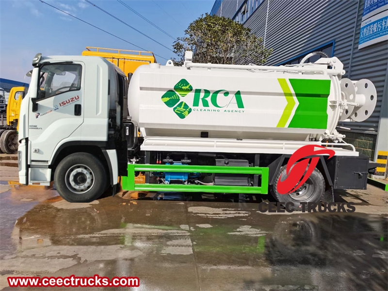 Isuzu GIGA vacuum truck with Jet Cleaner