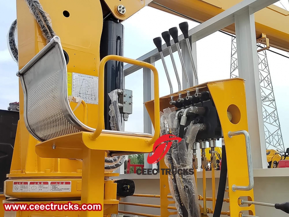 Xe cẩu Isuzu 3 tấn cần cẩu cứng