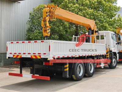 HOWO heavy-duty 371hp truck with 20 tons crane