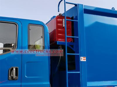 Zambia FAW 4X4 8cbm rear loader compactor