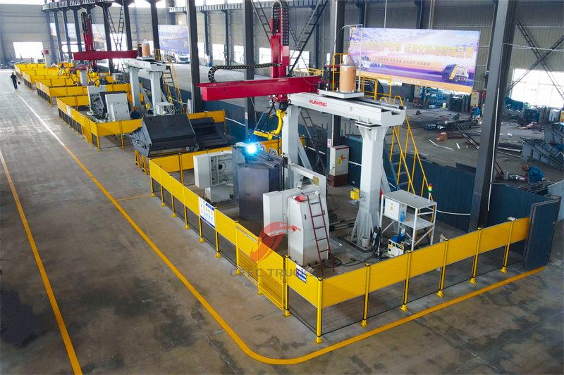 Ứng dụng hàn tự động trong sản xuất xe xúc lật rác